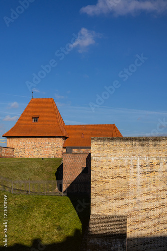 Obraz na plátně Historic Vilnius city defensive wall and Bastion of the Vilnius City Wall on a sunny autumn day