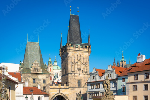 Karlsbrücke in der Hauptstadt Prag an einem sonnigen Tag