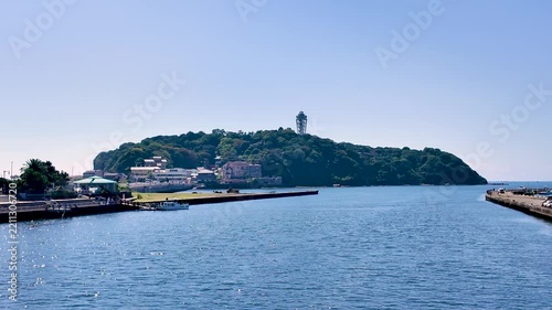 片瀬橋から見る江の島と相模湾