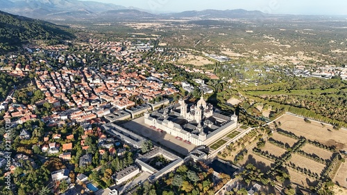 Obraz na plátně Aerial view of the El Escorial Monastery, Sierra de Guadarrama, Madrid; a landma