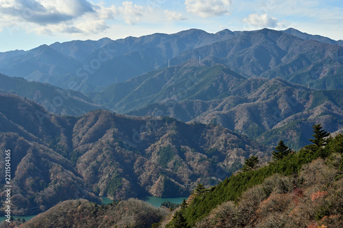 丹沢の仏果山より丹沢主脈　塔ノ岳と丹沢山と蛭ヶ岳
