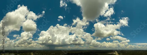 Panel kuchenny z motywem Blue sky with white summer rain clouds. Colorful summer landscape