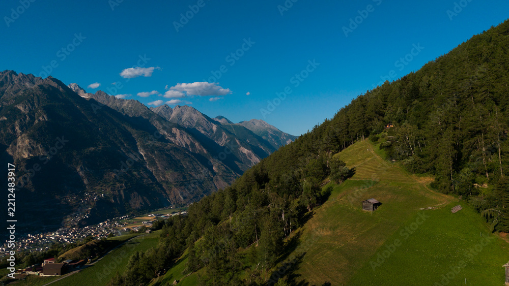 Obraz premium alpine landscape panorama in the evening, mountain