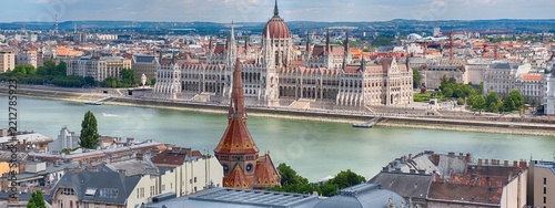 Obraz na plátně Panoramic View of Hungarian Parliament and Danube River, Budapest, Hungary