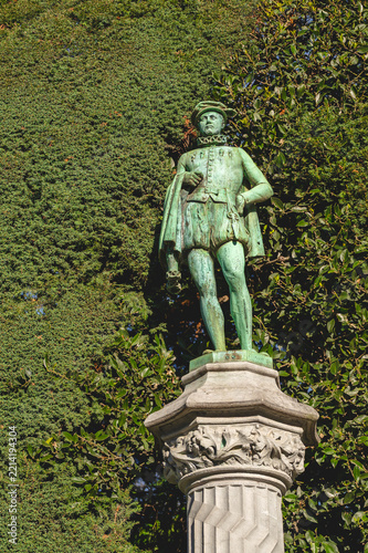 Statue du petit Sablon à Bruxelles