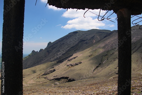 鷲ヶ峰 虎ヶ峰 阿蘇山 高岳 中岳 仙酔峡 火口東展望所 熊本県 岩稜 絶景 背景素材