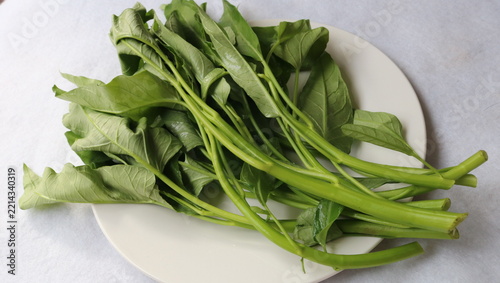 新鮮な空芯菜