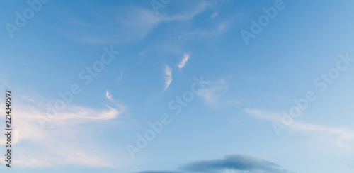 the sky is bright, the fluffy white clouds are quiet.