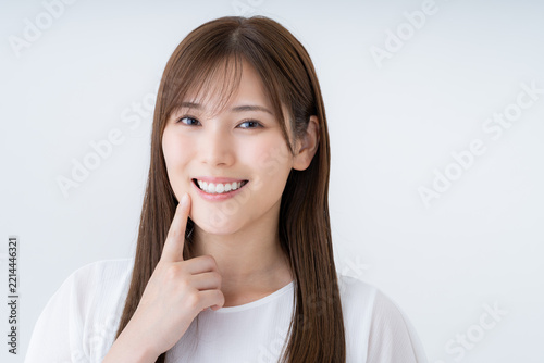 若い女性のデンタルケア