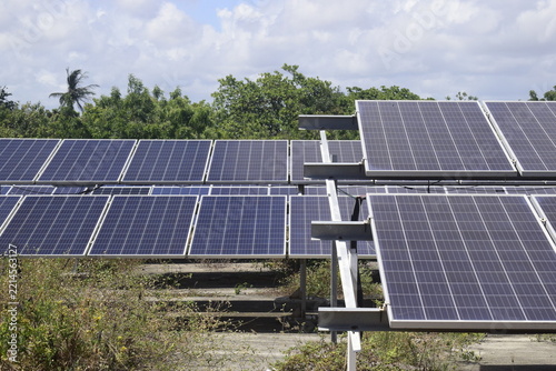 Geração de energia fotovoltaica com painéis solares em Usina ecológica no interior do nordeste brasileiro
