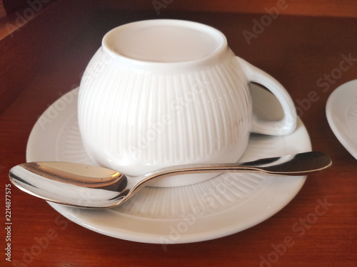 伏せられたコーヒーカップ