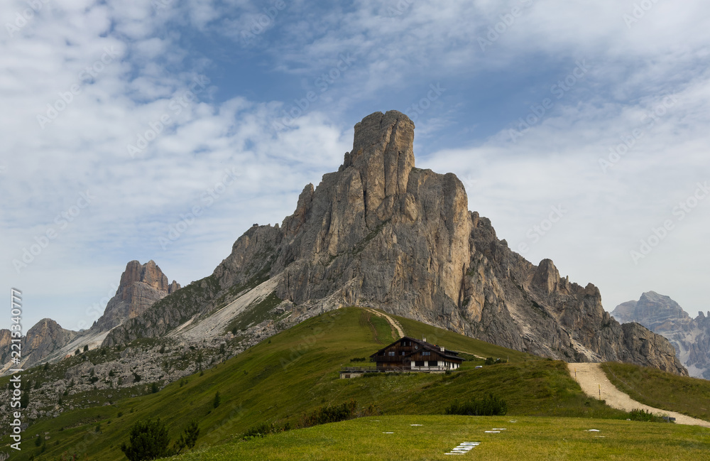 Naklejka premium nuvolau peak view from giau pass dolomites