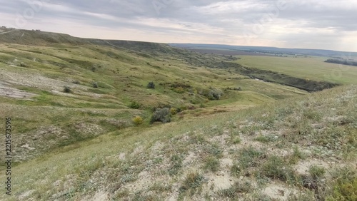 Fotografie Russia nature and landscape photography showcasing chalk cliffs, rolling green hills, grazing sheep, coastal scenery, tranquil rivers, countryside