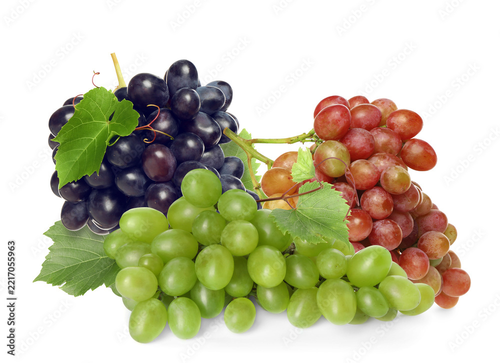 Fototapeta premium Grapes of different varieties isolated on white