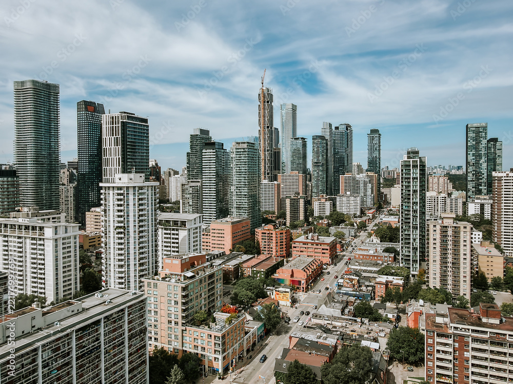 Fototapeta premium Downtown Toronto cityscape with skyscrapers and city streets