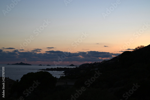 Coucher de soleil sur les îles Sanguinaires en Corse