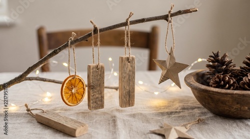 Modern sustainable Christmas celebration with eco-friendly decorations and natural materials.
