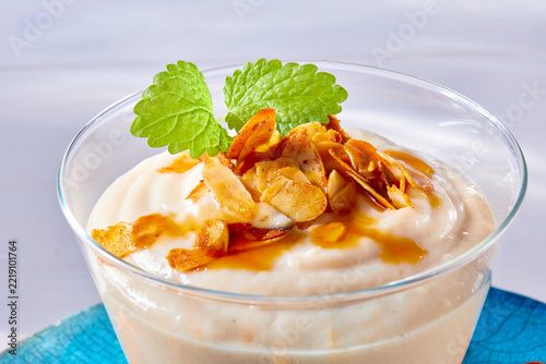 Haselnuss Pudding