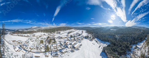 Blick auf Lohberg-Sommerau im Lamer Winkel im winterlichen Naturpark Oberer Bayerischer Wald