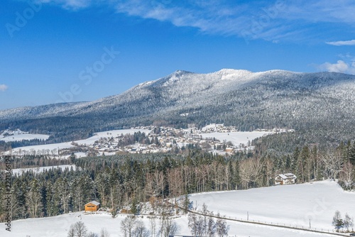Idyllische Winterlandschaft in der Arber-Region nahe Sommerau im Bayerischen Wald