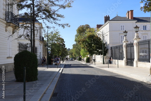Rue bordée de bâtiments typiques, ville d'Epernay, département de la Marne, France