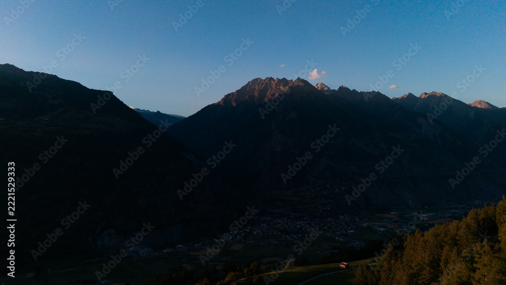 Fototapeta premium alpine landscape panorama in the evening, mountain