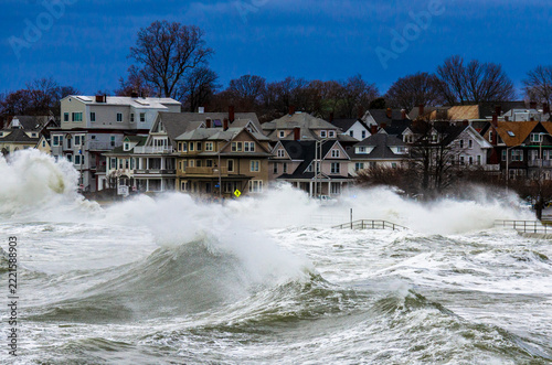 Obraz na plátně Coastal storm - Nor'easter hitting the north shore of Boston