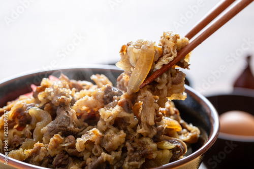 牛丼　和食の人気丼　食べる
