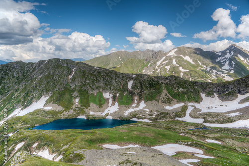 Lakes with clear water in mountainous areas.
