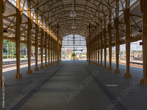 Netherlands - 10 september 2026, Amersfoort: Architectural Wooden Roof Canopy Over Train Tracks