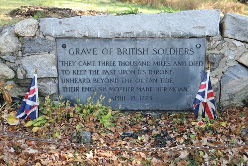 Obraz na plátně Concord Fight Historical Plaque Detailing the Start of the American Revolution
