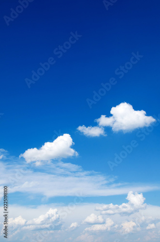 Canvas Print Blue sky background with tiny clouds