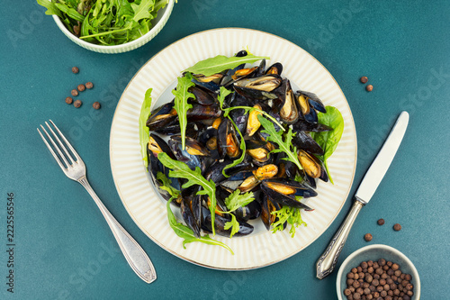 Fried Mussels with Fresh Greens