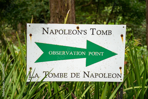 Obraz na plátně Sign for Napoleon's Tomb on St Helena