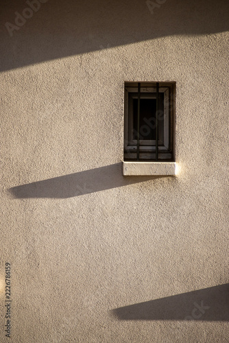 Graphic shadow on wall - Paris - France