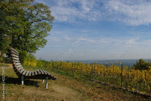 Herbstlandschaft mit Liege 

