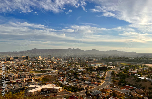 Fotografie View of El Paso City from Franklin Mountains at daylight, Texas USA