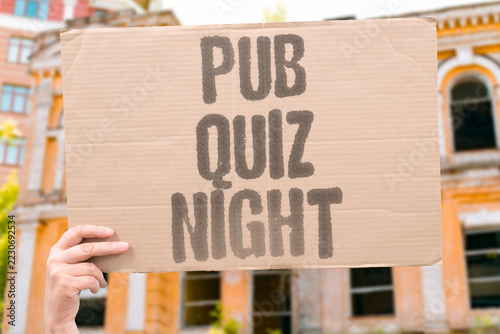 Obraz na plátně "Pub quiz night" Teams battle over trivia