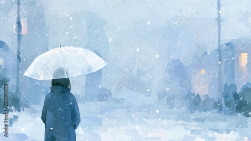 雪降る青い冬の街を透明な傘を差して歩く女性の水彩イラスト