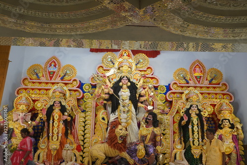 Fotografie godess durga idol during puja carnival in india