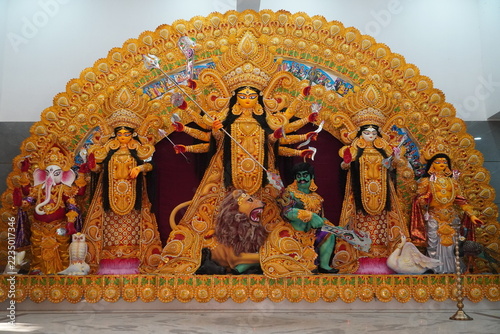 Fotografie godess durga idol during puja carnival in india