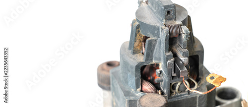 Fotografie Close-up: replacing carbon brushes in a power tool motor